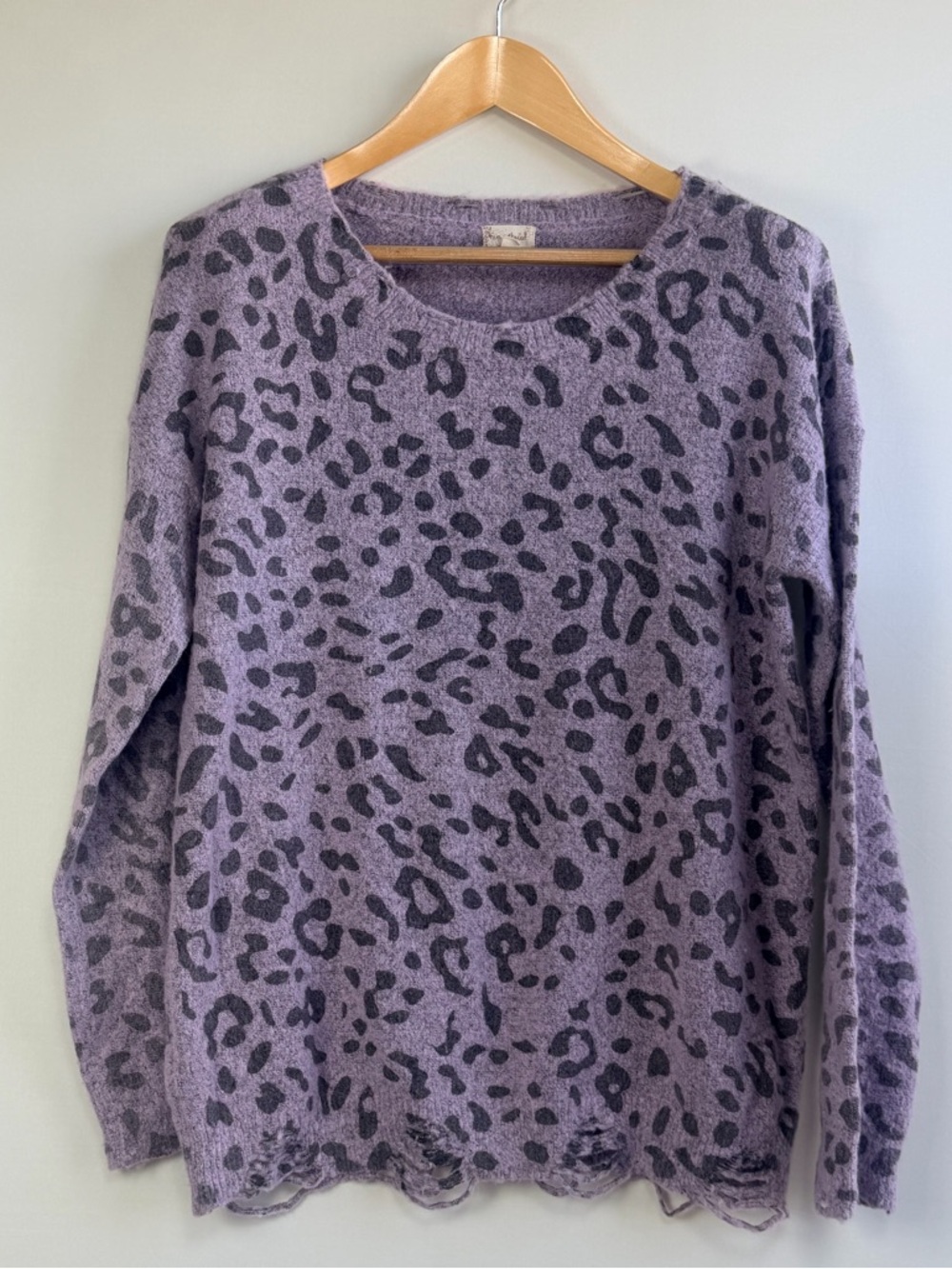 Hem & Thread Purple Leopard Print Distressed Hem Fuzzy Knit Pullover Sweater L